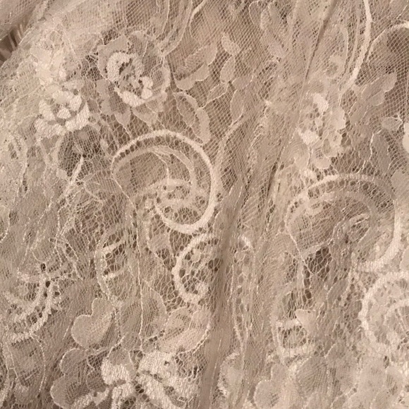 Flowy lace see through top - Picture 2 of 4